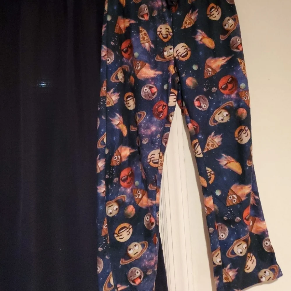 Boys pjs - Picture 3 of 8